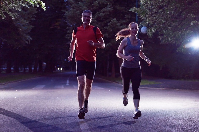 What Should Runners Wear At Night? What Should Runners Wear At Night?