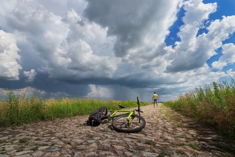 What To Do If You Get Caught In A Thunderstorm While Cycling? What To Do If You Get Caught In A Thunderstorm While Cycling?