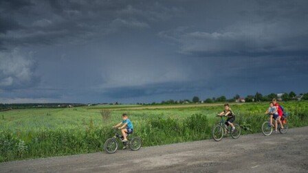What To Do If You Get Caught In A Thunderstorm While Cycling?