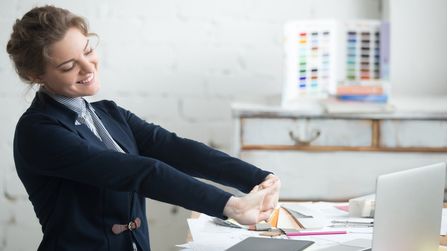 Top 15+ Easy Office Workouts To Exercise At Work